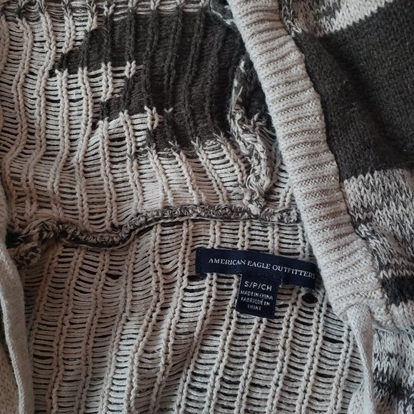 "American Eagle Outfitters" Knit Sweater - Picture 3 of 3
